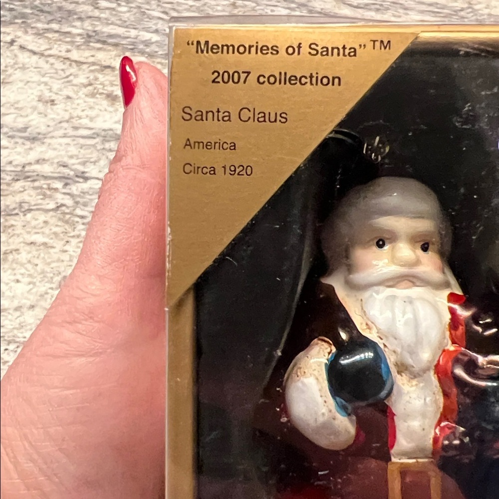🇺🇸 $5 🇺🇸 Santa Claus America 1920 Ornament from 2007 Walmart Collection in box - Picture 2 of 4